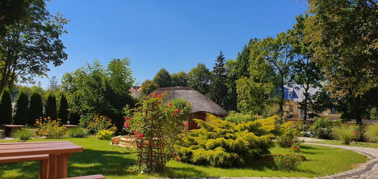 Villa Carmen Kudowa-Zdrój Buitenkant foto